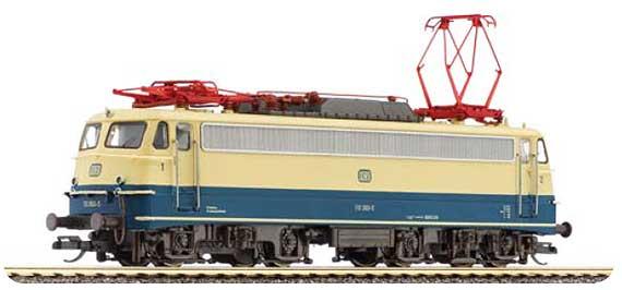 Electric locomotive BR 110.3<br /><a href='images/pictures/Tillig/02382.jpg' target='_blank'>Full size image</a>